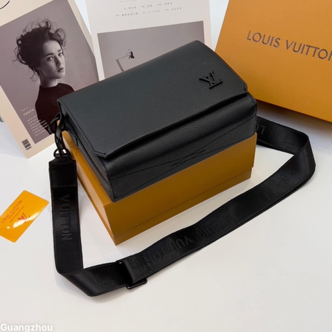Túi cặp đeo chéo Louis Vuitton LV Bag Fastline Wearable Wallet Đen trơn logo tag Like Auth on web fullbox bill thẻ
