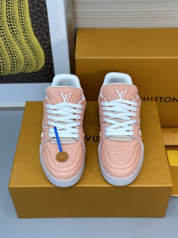 Giày sneaker Louis Vuitton Trainer Hồng nhạt monogram dập Like Auth on web fullbox bill thẻ phụ kiện