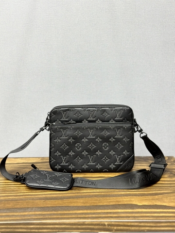 Combo 3 túi ví đeo chéo Louis Vuitton Đen vân hoa khắc chìm monogram 26x19x4cm Like Auth on web fullbox bill thẻ