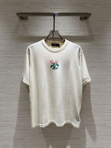 Áo phông T shirt len Louis Vuitton logo LV hoa hồng Like Auth on web