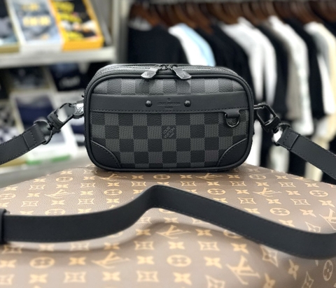 Túi đeo chéo Louis Vuitton Đen 2 ngăn khóa họa tiết Like Auth on web fullbox box nam châm bill thẻ