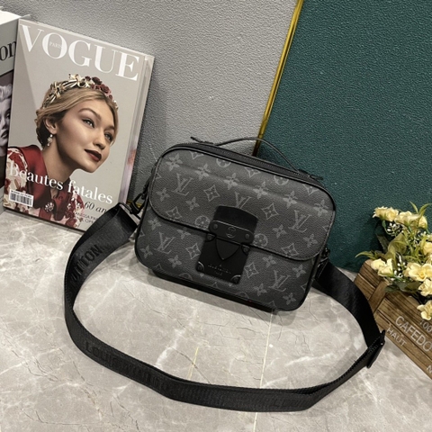Túi cặp đeo chéo cầm tay Louis Vuitton vân hoa Đen monogram Like Auth on web fullbox bill thẻ