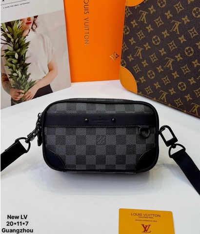 Túi đeo chéo Louis Vuitton Đen 2 khóa họa tiết Caro Like Auth on web fullbox bill thẻ