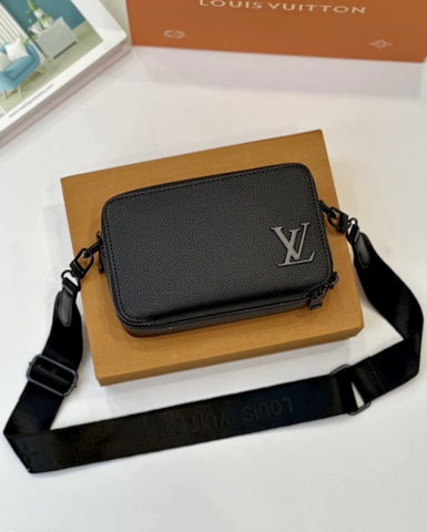 Túi hộp Louis Vuitton LV Alpha Wearable Bag Đen trơn 2 khóa logo tag 18.5x11x6.5cm Like Auth on web fullbox bill thẻ