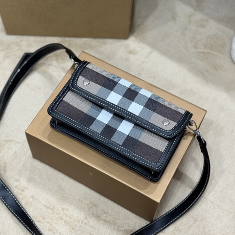 Túi Đeo Chéo Burberry Small mini Check Canvas and Leather Bag size 19x15x5cm Like Auth on web fullbox bill thẻ