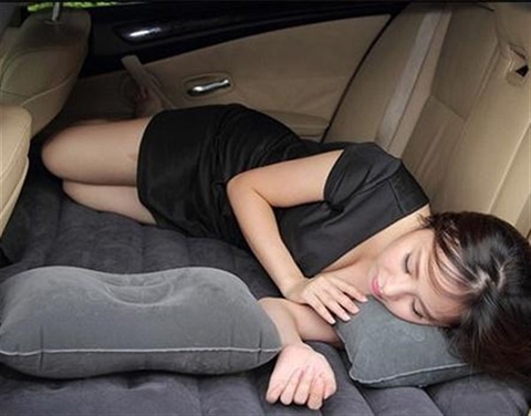 Đệm hơi ô tô – Giường hơi tiện ích cho ô tô