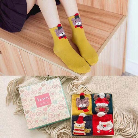 Hộp 4 đôi tất noel xinh xắn cho bé