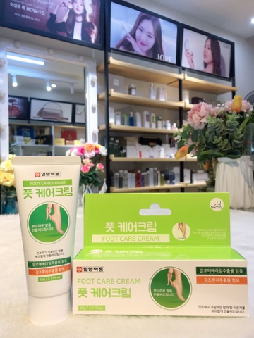 Kem dưỡng và trị nứt gót chân Hàn Quốc Foot Care Cream 60g