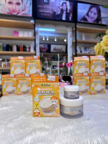 Kem dưỡng cấp ẩm, phục hồi sáng da D'alba Vita Toning Capsule Cream