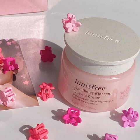 Kem Dưỡng Trắng Nâng Tone Da Innisfree Jeju Cherry Blossom Tone Up Cream