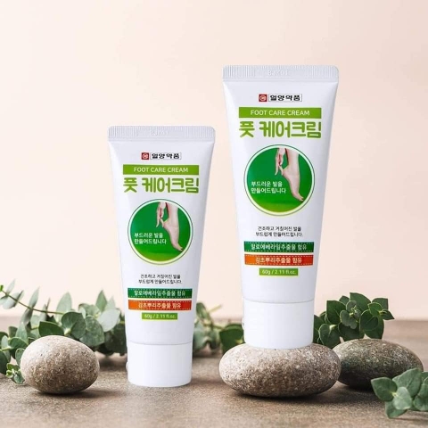 Kem dưỡng và trị nứt gót chân Hàn Quốc Foot Care Cream 60g