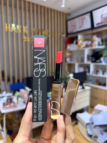 Son dưỡng có màu Nars AfterGlow Sensual Shine Lipstick màu 218 High Gear - cam ánh đỏ