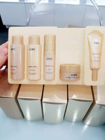 Bộ Dưỡng Ẩm, sáng da, Chống Lão Hoá Iope Super Vital Special Gift Rich