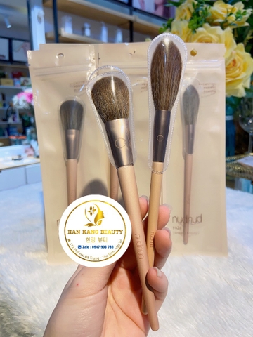 Chổi lông cao cấp đánh phấn má và phấn phủ Aritaum Nudnud Brush