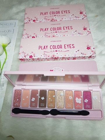 Bảng Phấn Mắt 10 Màu Etude House Play Color Eyes Cherry Blossom