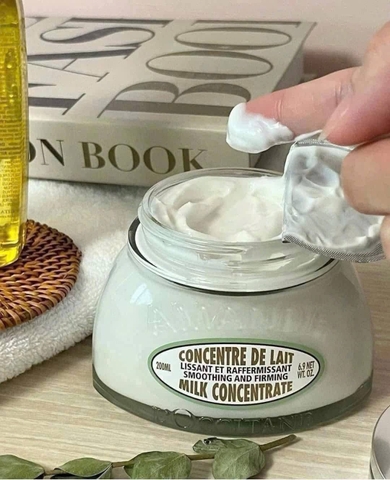 Kem Dưỡng Thể Hạnh Nhân Cấp Ẩm, Săn Chắc, Thư Giãn Da L'Occitane Amande Milk Concentrate 200ml
