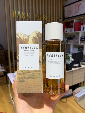 Nước hoa hồng rau má cho da mụn nhạy cảm Skin1004 Madagascar Centella toning toner 210ml (có VAT)