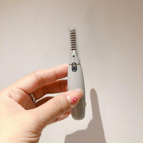 Máy uốn mi Fillimilli mini heated eyelash curler ( Oliveyoung )