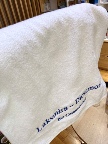 Khăn tắm cotton Laksmira Hàn Quốc màu trắng