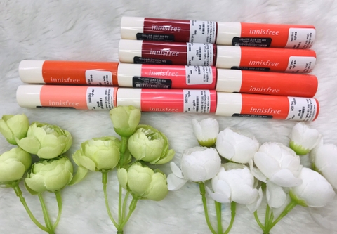 Son dưỡng có màu Innisfree Glow Tint Lip Balm.