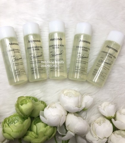 Nước hoa hồng mamonde cấp ẩm, làm dịu, kháng khuẩn dành cho da nhạy cảm Mamonde Chamomile Pure Toner