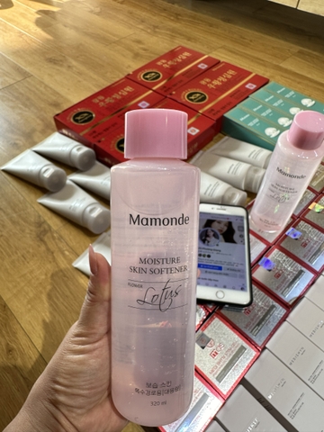 Nước Hoa Hồng Mamonde Moisture Skin Softener 320ml