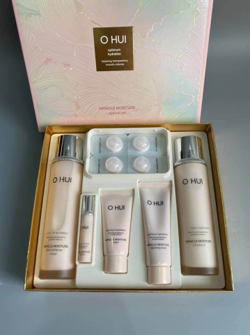 Bộ dưỡng Ohui Miracle Moisture 6sp Special Set tặng bột rửa mặt