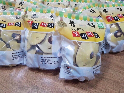 Nấm linh chi Uhak Hàn Quốc ( Korean YoungJi Mushroom) 1kg 5 lá