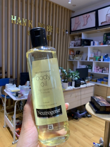 Dầu dưỡng thể Sáng Mịn Da NEUTROGENA Body Oil Light Sesame Formula 250mL