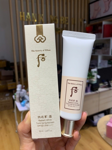 Kem Chống Nắng Nâng Tone Da WHOO Radiant White Tone Up Sunscreen SPF50+/ PA++++