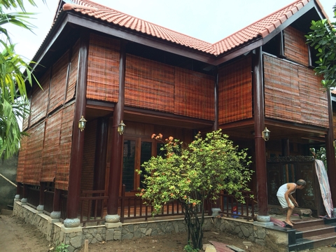 Mành tre che nắng