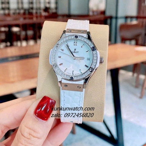 Đồng Hồ Nữ Hublot Classic Fusion Đính Đá Lịch Ngày Dây Silicone Da Vân Trắng Silver 30mm