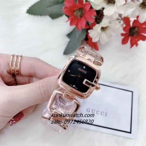 Đồng Hồ Nữ Gucci G - Gucci Nền Mặt Đen, Đính Đá, Dáng Lắc Tay 2 Kim Rose Gold 26mm