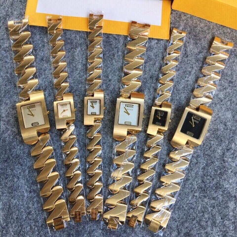 Đồng Hồ Lắc Tay Nam nữ Gucci GCLCV014