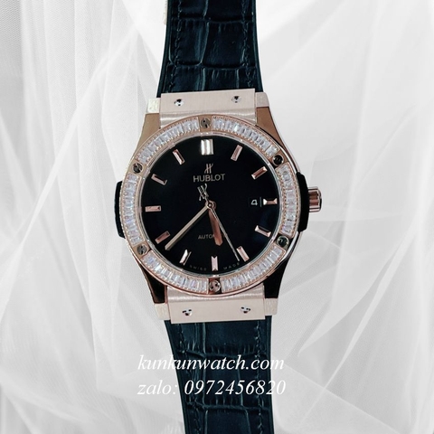 Đồng Hồ Nam Hublot Automatic Viền Đá Vuông Dây Da Vân Silicone Đen Rose Gold 42mm