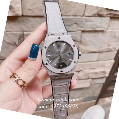 Đồng Hồ Nam Hublot Classic Fusion Automatic Dây Da Vân Silicone Xám 42mm