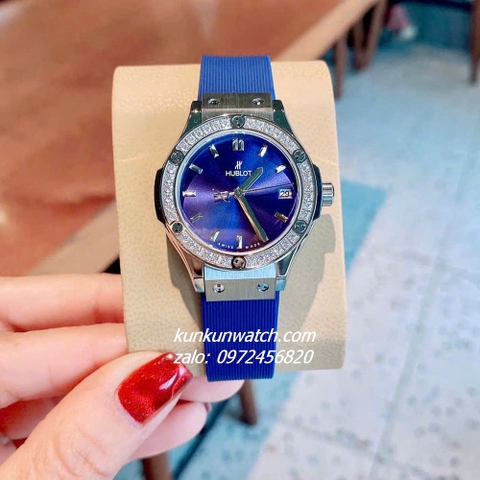 Đồng Hồ Nữ Hublot Classic Fusion Đính Đá Lịch Ngày Dây Silicone Xanh Silver 30mm