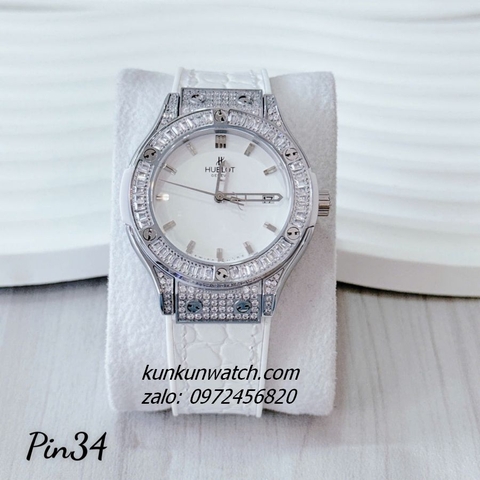 Đồng Hồ Nữ Hublot Classic Fusion Đính Đá Vỏ, Viền Đá Vuông, Lịch Ngày Dây Silicone Da Vân Trắng Silver 34mm