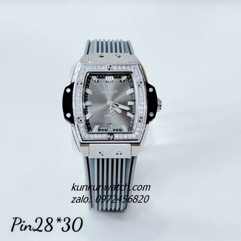 Đồng Hồ Nữ Hublot BigBang Spiri Đính Viền Đá Dây Silicone Xám Mặt Vuông Silver 28 x 30mm