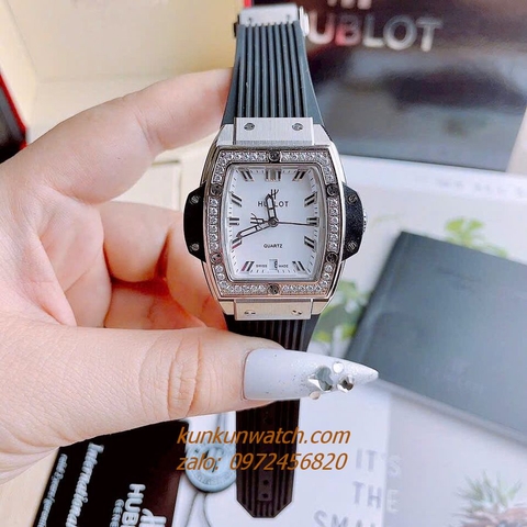 Đồng Hồ Nữ Hublot BigBang Spiri Đính Viền Đá Dây Silicone Đen Silver Mặt Trắng Vuông 28 x 30mm
