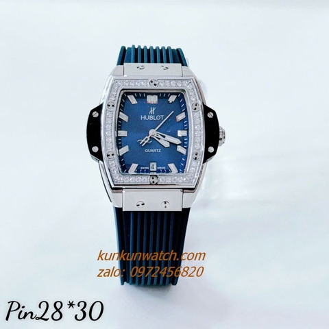 Đồng Hồ Nữ Hublot BigBang Spiri Đính Viền Đá Dây Silicone Xanh Silver Mặt Vuông 28 x 30mm