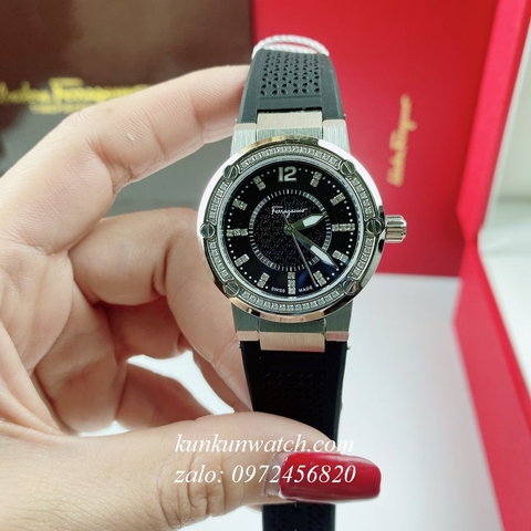 Đồng Hồ Nữ Salvatore Ferragamo F80 Đính Pha Lê Dây Silicone Đen 33mm