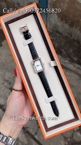 Đồng Hồ Nữ Chanel CNND022 - Dây Da - Mặt Trắng Vỏ Vàng - 26 x 32mm