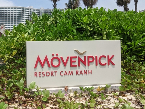 Movenpick Resort Chọn Minh Thy Furniture Cung Cấp Ghế Hồ Bơi Vải Lưới Textilene