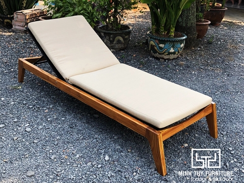 Ghế Hồ Bơi Gỗ Teak Ngoài Trời MT4051