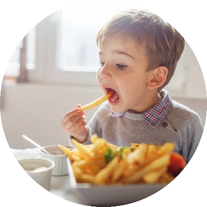 Thức ăn nhanh thời thơ ấu có thể làm thay đổi cấu trúc não bộ suốt đời