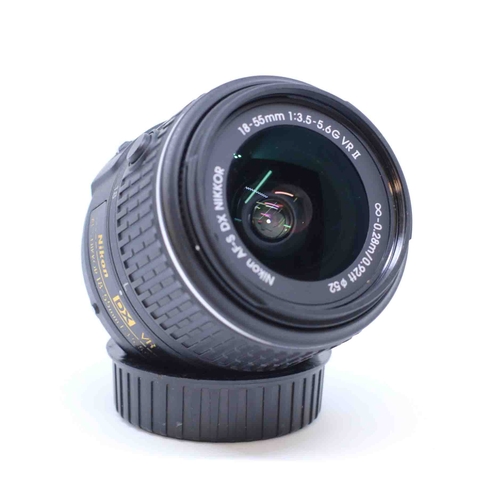Nikon AF-S 18-55mm F/4.5-5.6 VR II - một ống kính không thể bỏ lỡ dành cho những người đam mê nhiếp ảnh. Với tính năng chống rung VR II cùng khẩu độ lớn, chiếc ống kính này sẽ giúp bạn tạo ra những bức ảnh sắc nét và rõ ràng. Ngoài ra, chất lượng tuyệt vời cùng thiết kế nhỏ gọn và tiện lợi sẽ giúp bạn thỏa sức khám phá và ghi lại những hình ảnh đẹp nhất.