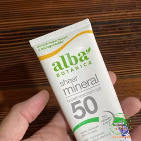 Kem chống nắng khoáng chất Alba Botanica Sheer Mineral Broad Spectrum SPF 50