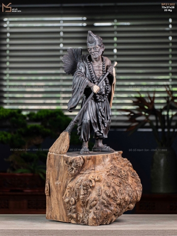 TƯỢNG TẾ CÔNG - GỖ NU MUN