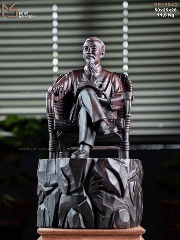 TƯỢNG BÁC HỒ - GỖ TỬ ĐÀN